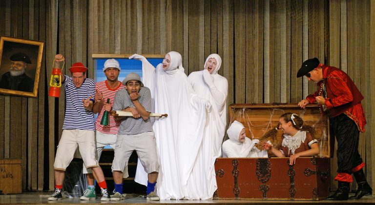 pluft el fantasmita ensemble